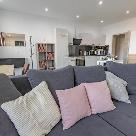 Hannibal - Design Studio-apartment Jasmin 8, Parkplatz, Kueche, Highspeed-wlan アパート