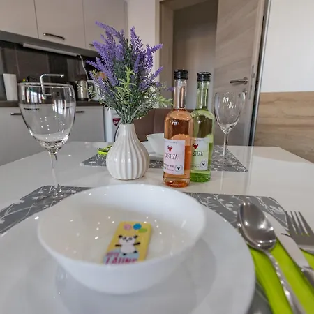 Hannibal - Design Studio-apartment Jasmin 8, Parkplatz, Kueche, Highspeed-wlan