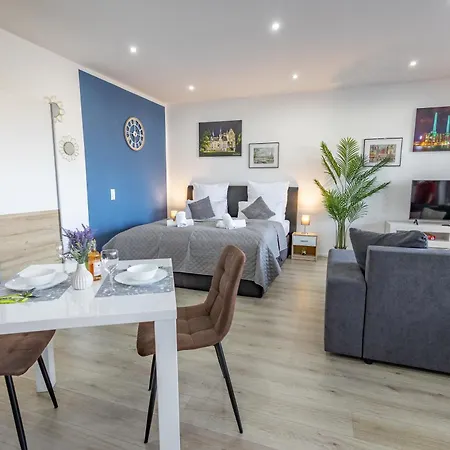 Hannibal - Design Studio-apartment Jasmin 8, Parkplatz, Kueche, Highspeed-wlan アパート ウォルフスブルク