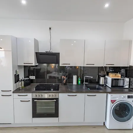 アパート Hannibal - Design Studio-apartment Jasmin 8, Parkplatz, Kueche, Highspeed-wlan ウォルフスブルク